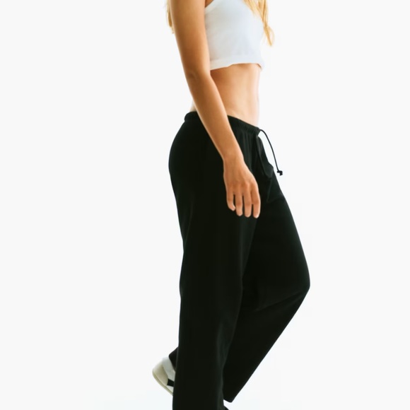 H&M wide leg sweatpants - Picture 2 of 4